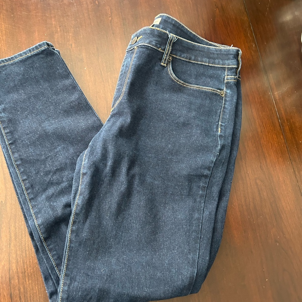Cremieux ladies blue jeans. Ex cond. size 12. 30” inseam.